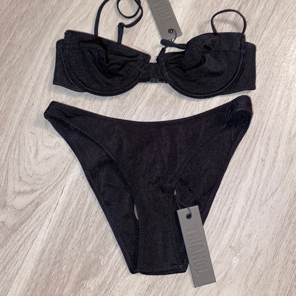 Triangl Ebony Set